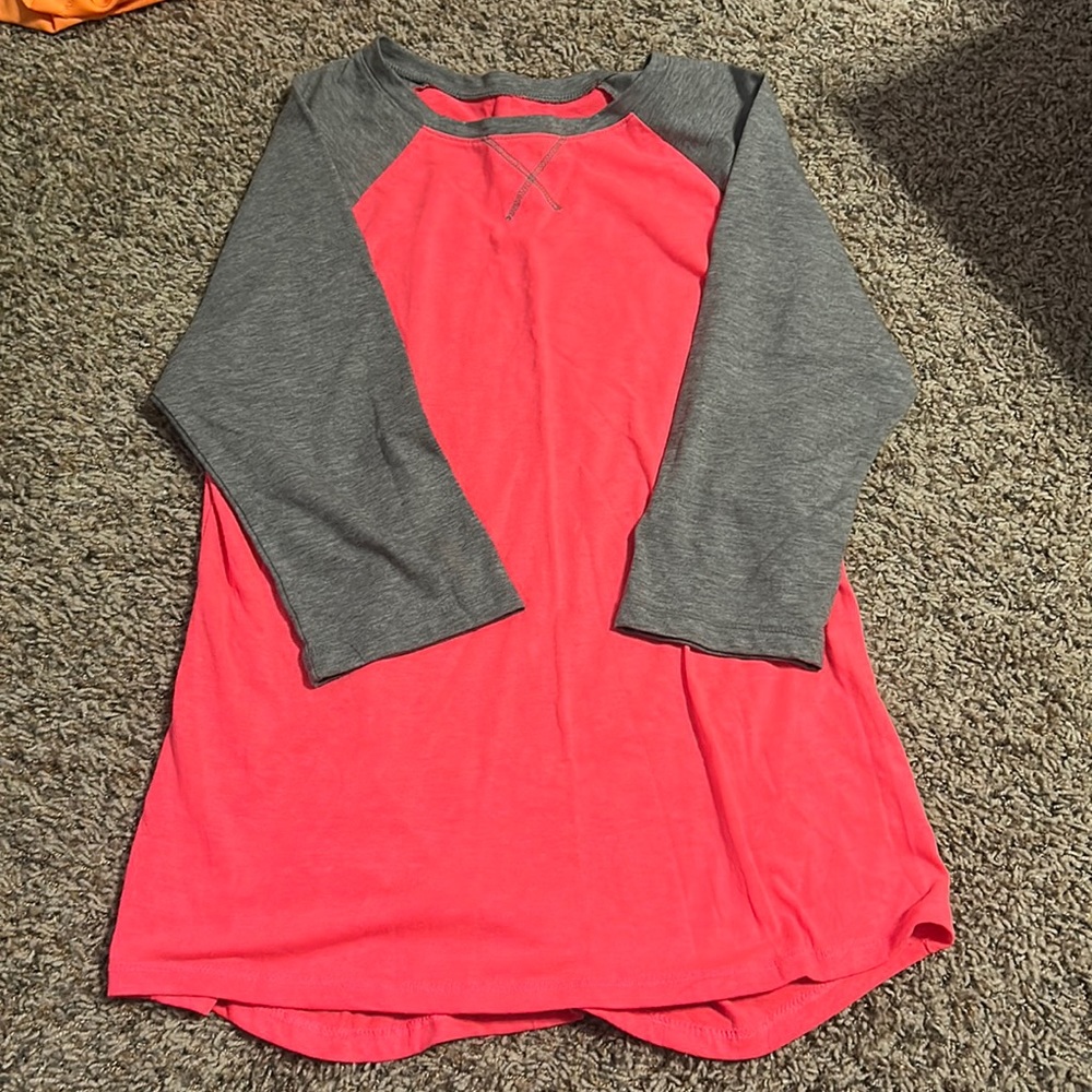 pink and grey top